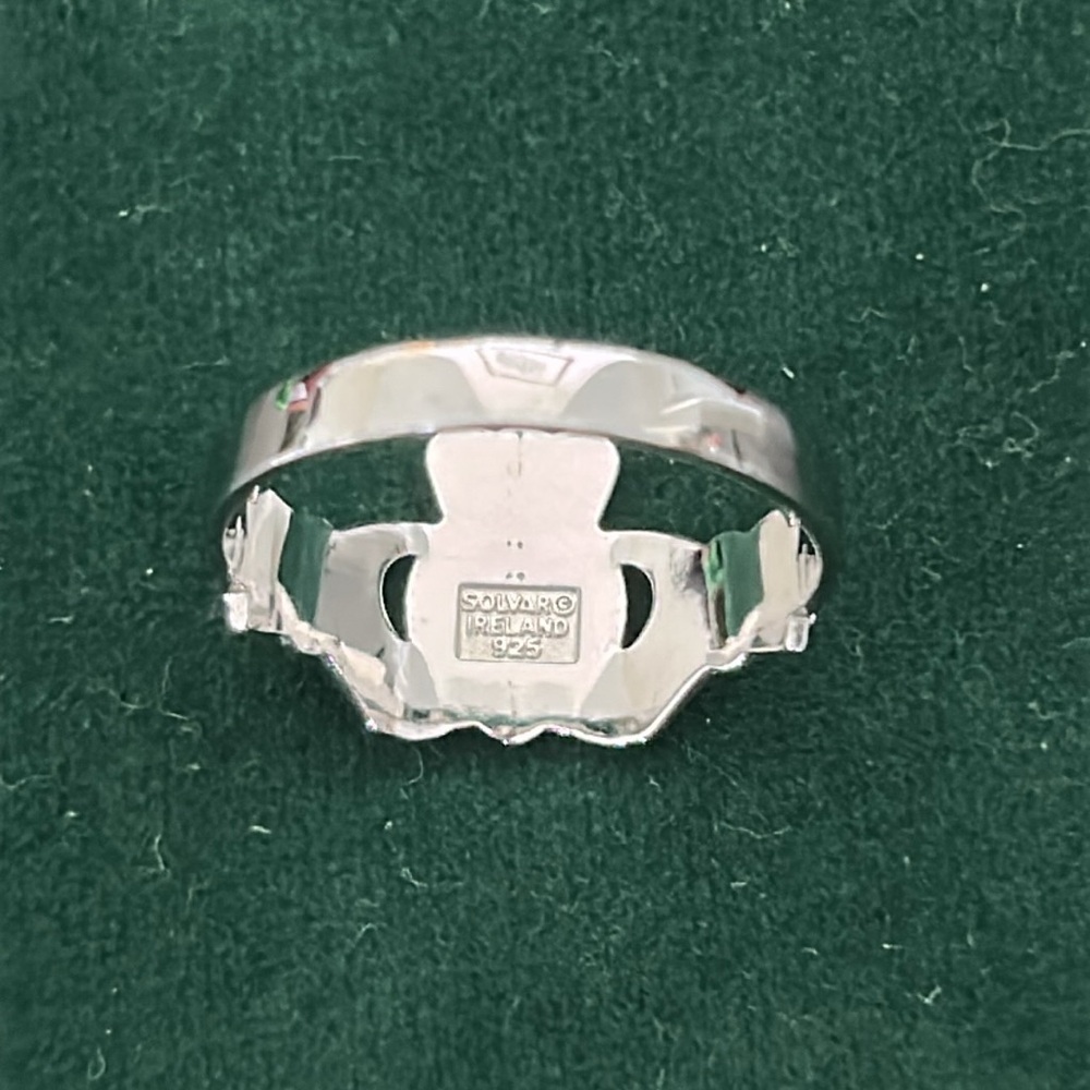 Claddagh Ring - Picture 5 of 9